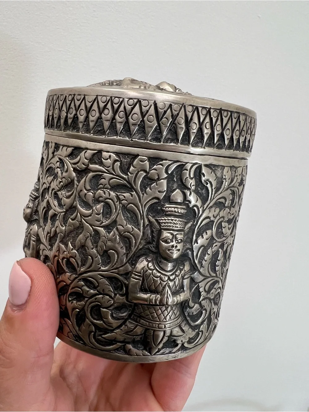 Burmese 950 silver betel box canister intricate repoussé floral designs